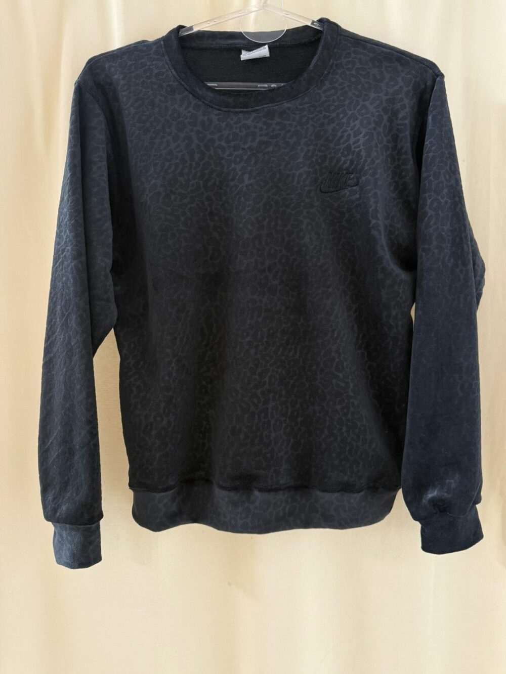 Buzos plush PRINT (negro) - Imagen 2